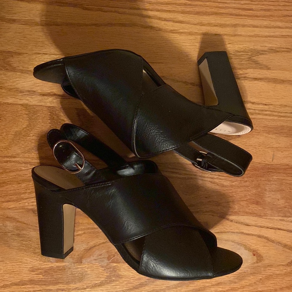 Kelly & Katie black heels - Size 9